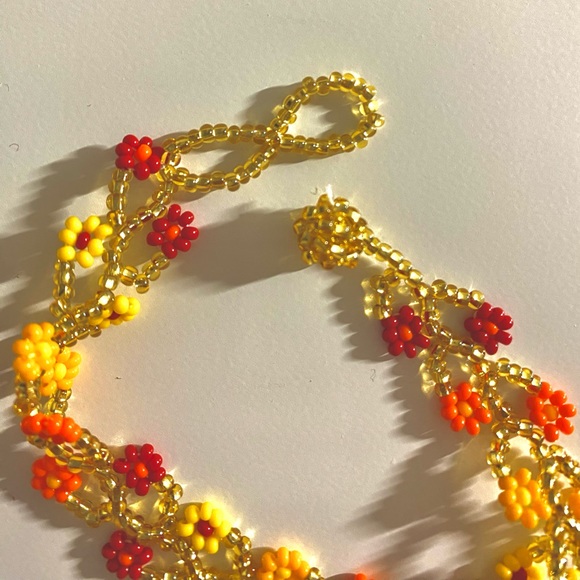 Custom Design Floral Bead Bracelet 🌼 - Picture 3 of 3